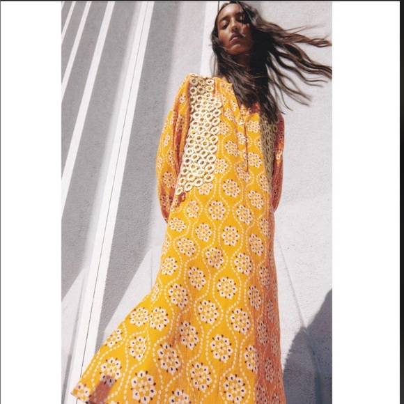 ✅SOLD✅Zara printed midi dress - Picture 12 of 16